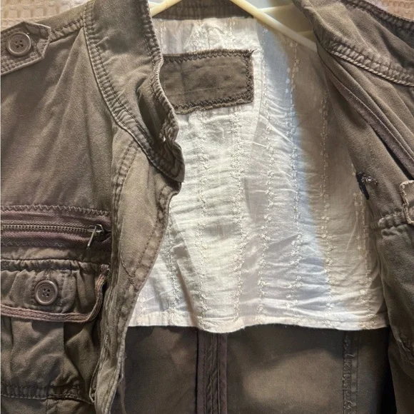 Women's Olive Utility Jacket - Picture 7 of 9